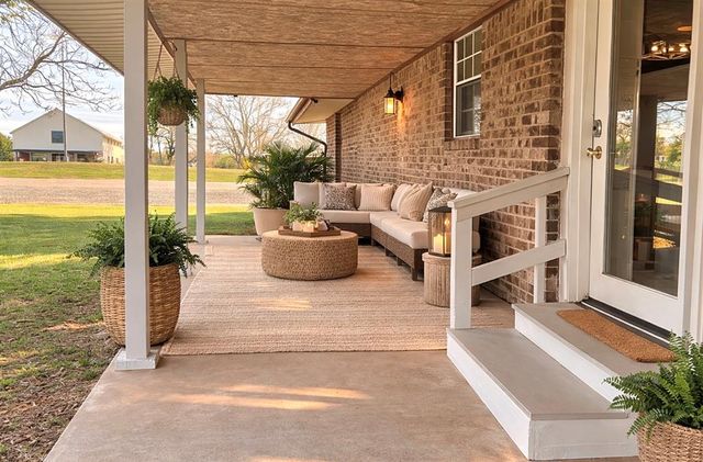 216 N Jefferson Avenue, Blanchard, OK 73010