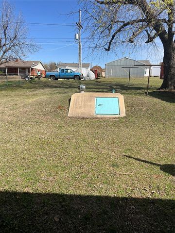 216 N Jefferson Avenue, Blanchard, OK 73010