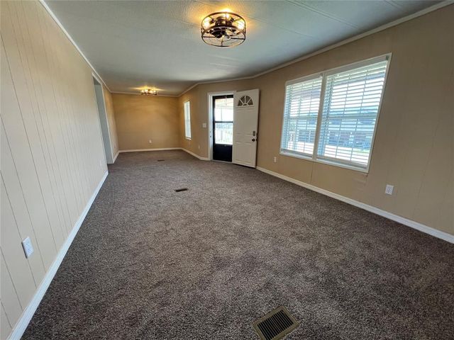 216 N Jefferson Avenue, Blanchard, OK 73010