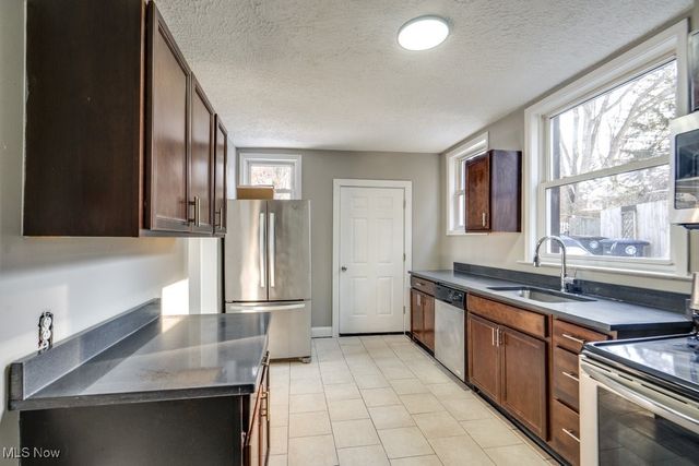 561 Melrose Street, Akron, OH 44305