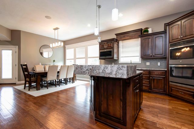 2437 E German Ivy, Springfield, MO 65804