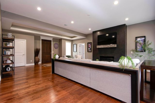 2437 E German Ivy, Springfield, MO 65804