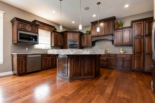 2437 E German Ivy, Springfield, MO 65804