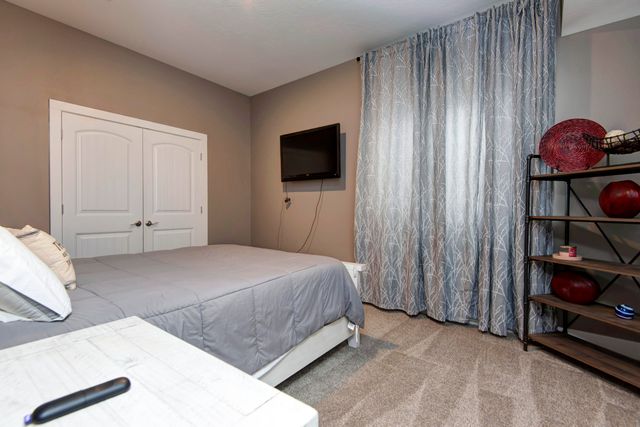 2437 E German Ivy, Springfield, MO 65804