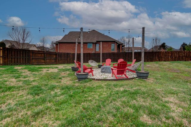 2437 E German Ivy, Springfield, MO 65804