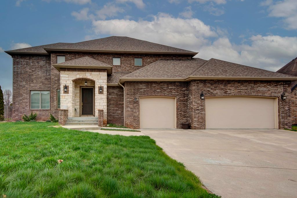 2437 E German Ivy, Springfield, MO 65804