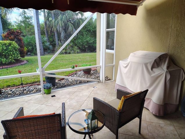 5423 Place Lake Dr, Fort Pierce, FL 34951