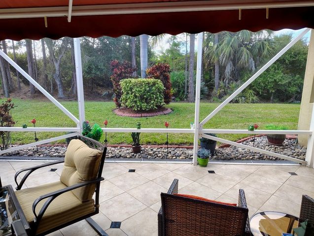 5423 Place Lake Dr, Fort Pierce, FL 34951