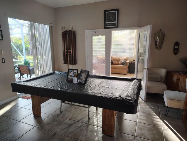 5423 Place Lake Dr, Fort Pierce, FL 34951