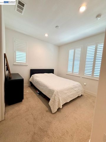 2181 Donnells Ln, Dublin, CA 94568