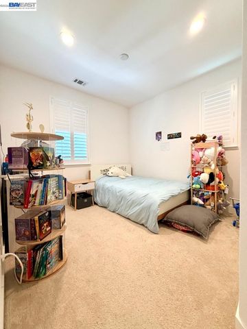 2181 Donnells Ln, Dublin, CA 94568