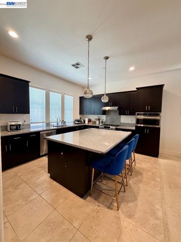 2181 Donnells Ln, Dublin, CA 94568