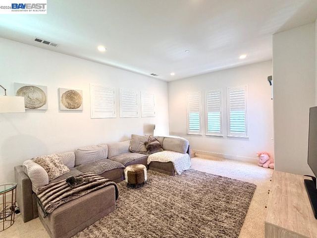 2181 Donnells Ln, Dublin, CA 94568
