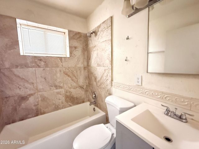 2232 E Burgess Lane, Phoenix, AZ 85042