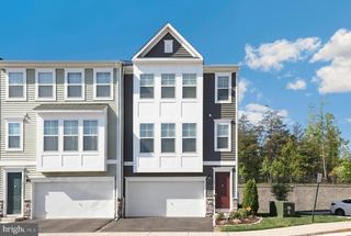 18319 SUMMIT POINTE DR, Triangle, VA 22172