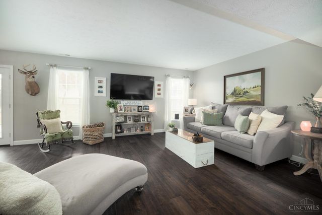 60 Pleasant Hill Boulevard, Franklin, OH 45005