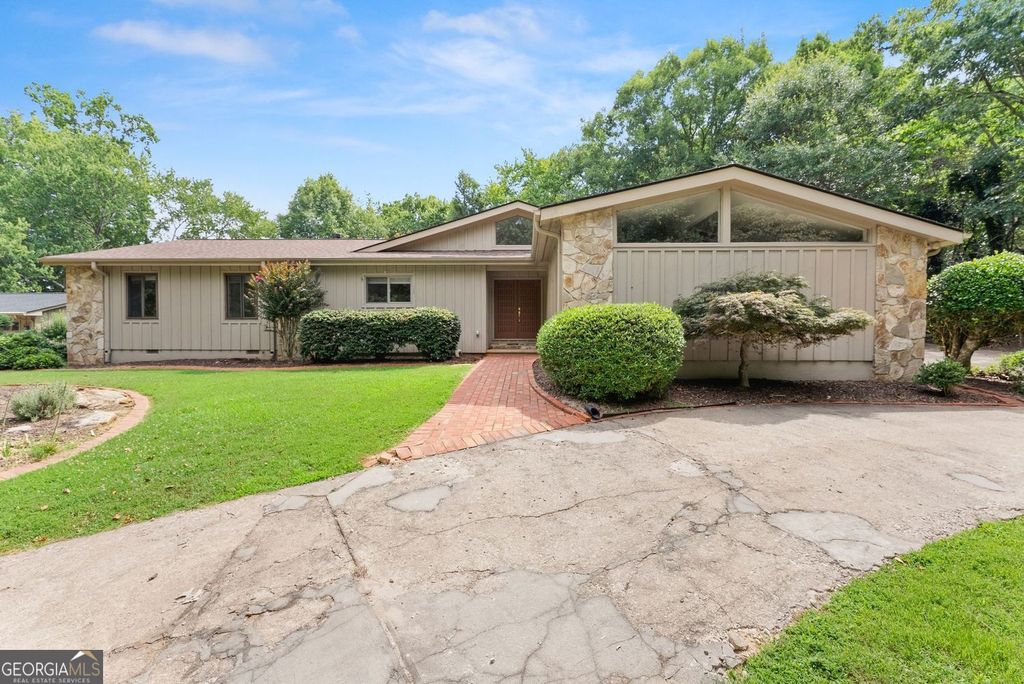 5672 High Harbor Court, Gainesville, GA 30504