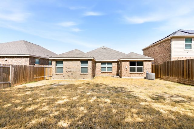124 Morning Glory Drive, Sanger, TX 76266
