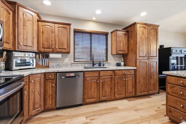 554 W 2400 S, Syracuse, UT 84075