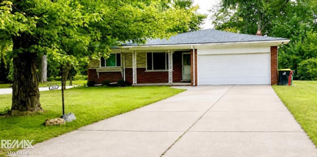 38174 Willowmere Street, Harrison Twp, MI 48045