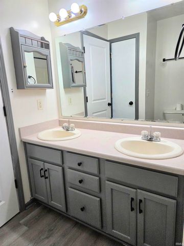 4369 Fenwick Drive, New Haven, IN 46774