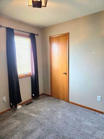 4369 Fenwick Drive, New Haven, IN 46774