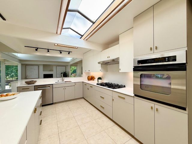 40 Roxbury Lane, San Mateo, CA 94402