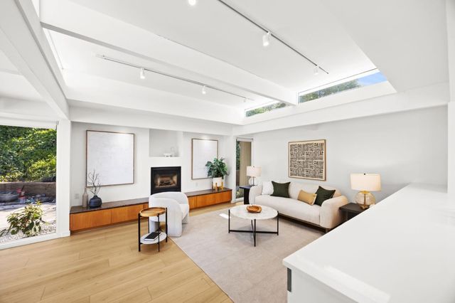 40 Roxbury Lane, San Mateo, CA 94402