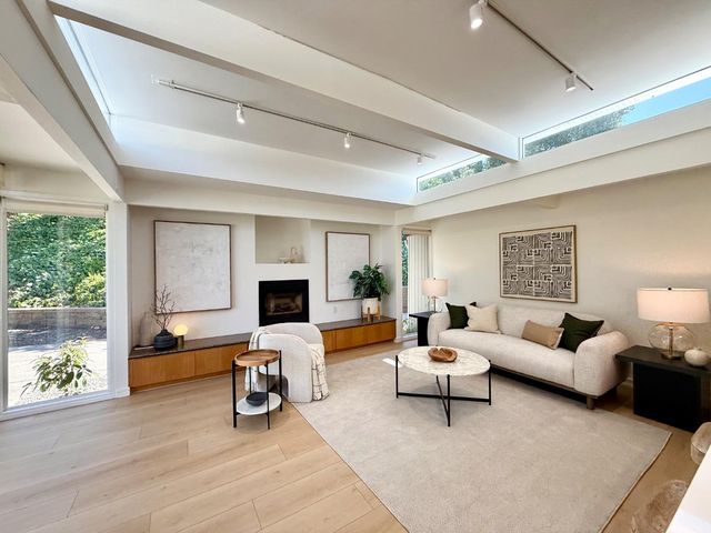40 Roxbury Lane, San Mateo, CA 94402
