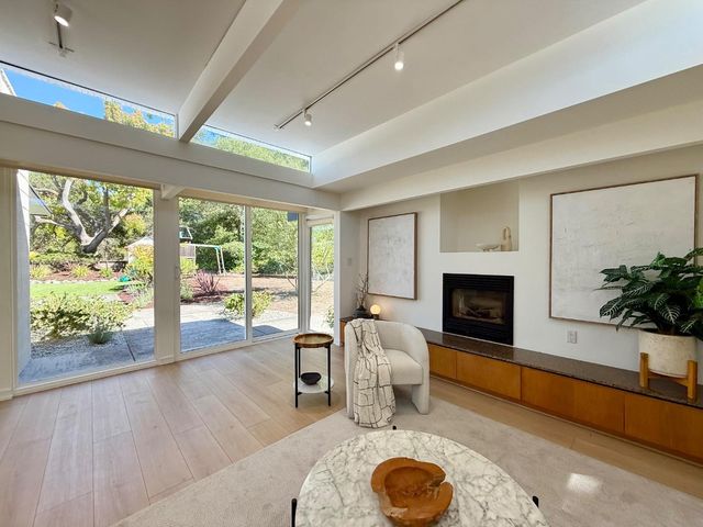 40 Roxbury Lane, San Mateo, CA 94402