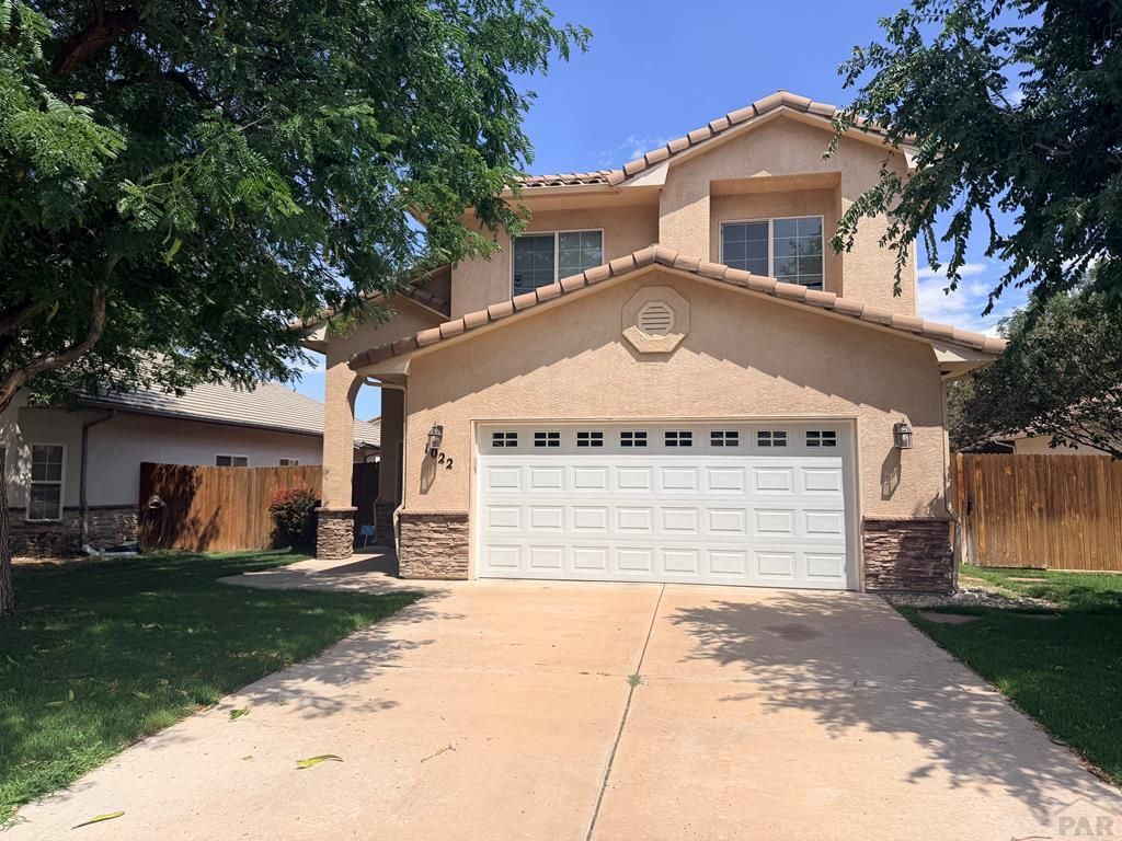 1022 Pinecrest Dr, Pueblo, CO 81005