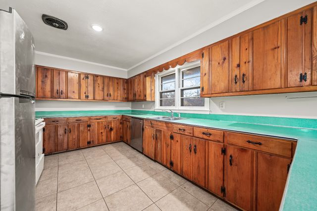 250 E 16th St, Cookeville, TN 38501