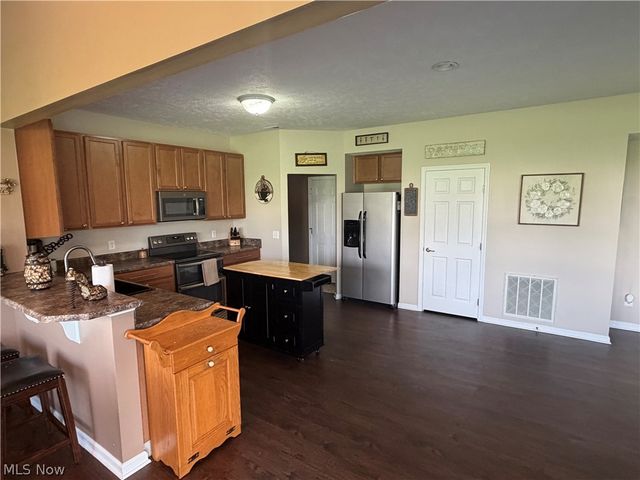 2951 Island Creek Drive, Medina, OH 44256