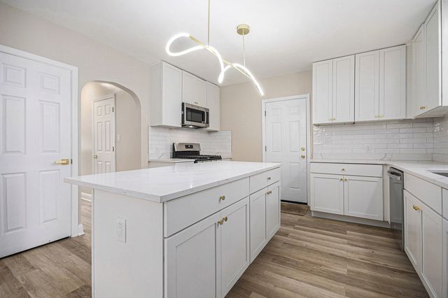 26 E 157th Street, South Holland, IL 60473