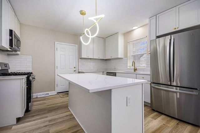 26 E 157th Street, South Holland, IL 60473