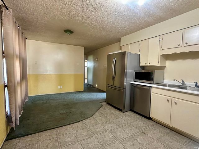 5600 Lone Star Court, Kokomo, IN 46901