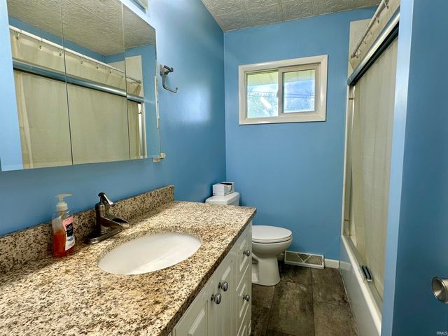 5600 Lone Star Court, Kokomo, IN 46901