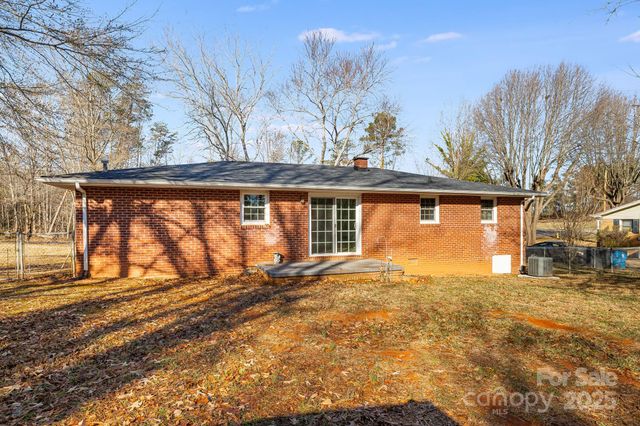 520 Old Wagy Road, Forest City, NC 28043