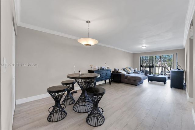 30 E 39th St 214, Hialeah, FL 33013