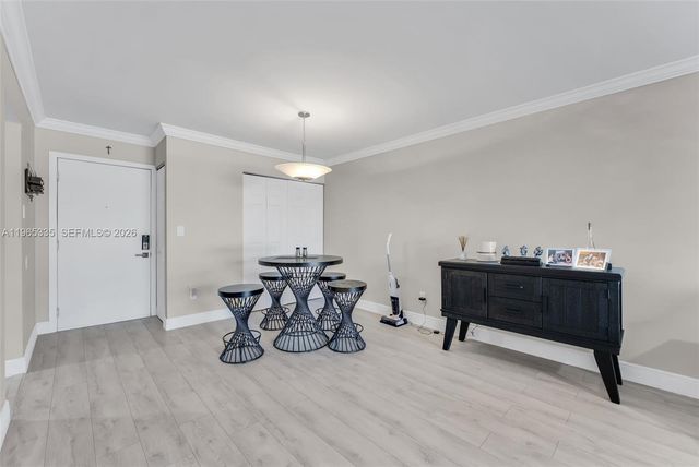 30 E 39th St 214, Hialeah, FL 33013