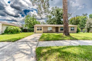 8520 FROST Street N, Jacksonville, FL 32221