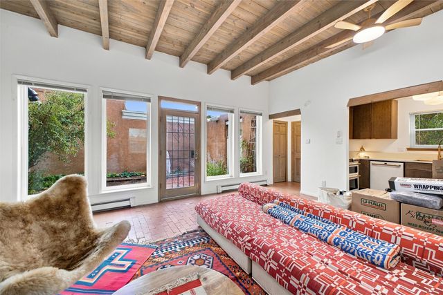 2067 Placita De Quedo, Santa Fe, NM 87505