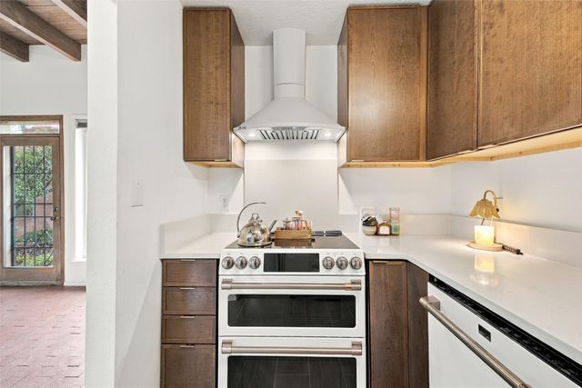 2067 Placita De Quedo, Santa Fe, NM 87505