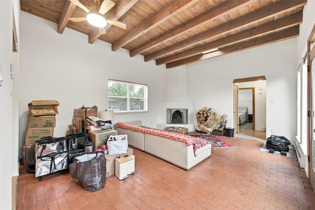 2067 Placita De Quedo, Santa Fe, NM 87505