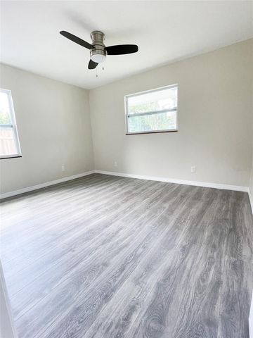 4537 10TH AVENUE S, St Petersburg, FL 33711