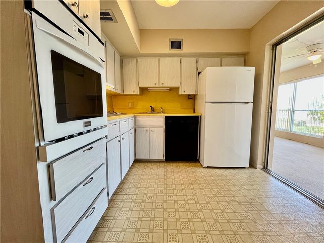 2041 AUSTRALIA WAY W 49, Clearwater, FL 33763