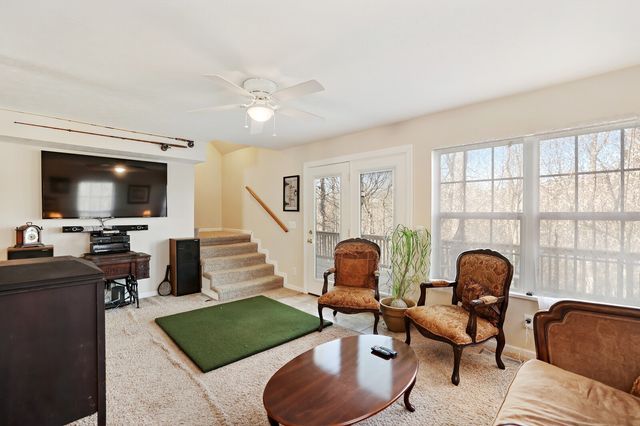 725 Calvert Ridge Rd, Westmoreland, TN 37186