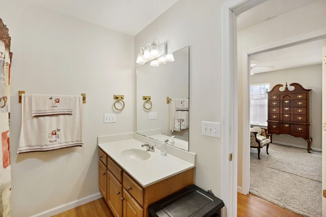 725 Calvert Ridge Rd, Westmoreland, TN 37186