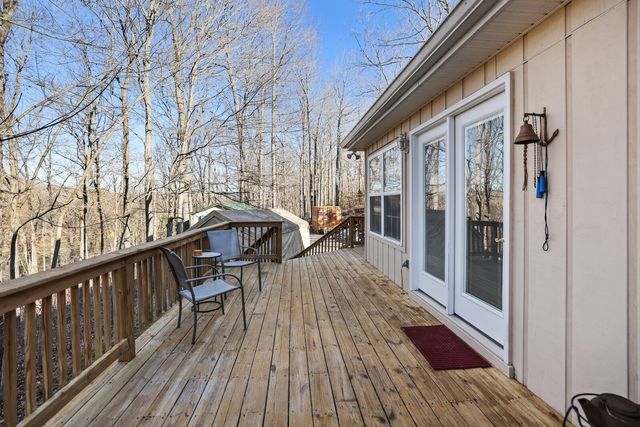 725 Calvert Ridge Rd, Westmoreland, TN 37186