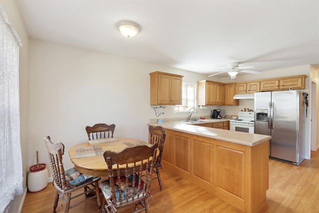 725 Calvert Ridge Rd, Westmoreland, TN 37186